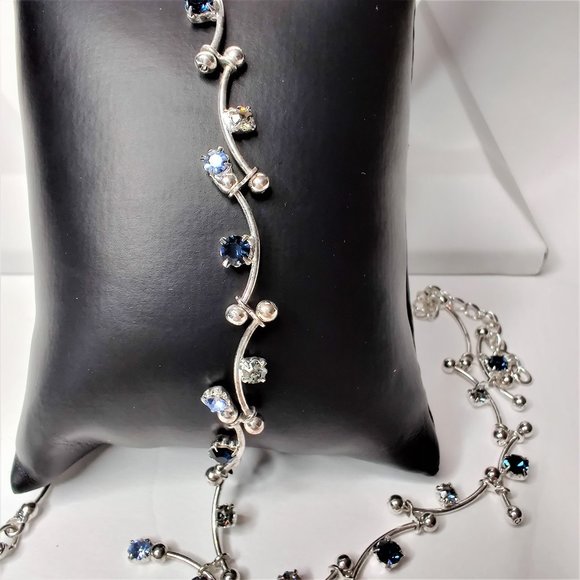 LOVELY NECKLACE WITH CRYSTAL ACCENTS - Picture 2 of 9